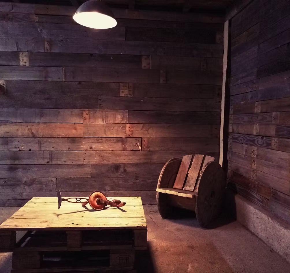 <p>Tiers-Lieu en milieu rural, h&eacute;bergeant un atelier coop&eacute;ratif (bois, m&eacute;tal, m&eacute;ca&rsquo;v&eacute;lo, mat&eacute;riauth&egrave;que), un fablab, un caf&eacute; associatif et des espaces de travail partag&eacute;s</p>
