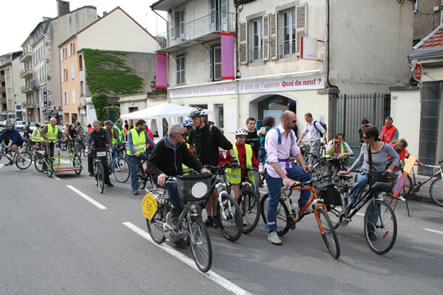 Réunion chaque premier mercredi du mois à 18h30 au Centre social rue de Pavigny, Lons-le-Saunier